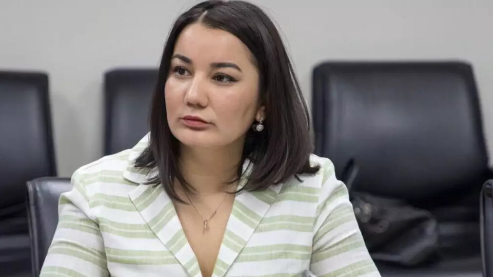 Заңгер шымкенттік әкімдер мен депутаттардың масқара тірлігін айтып, дабыл қақты