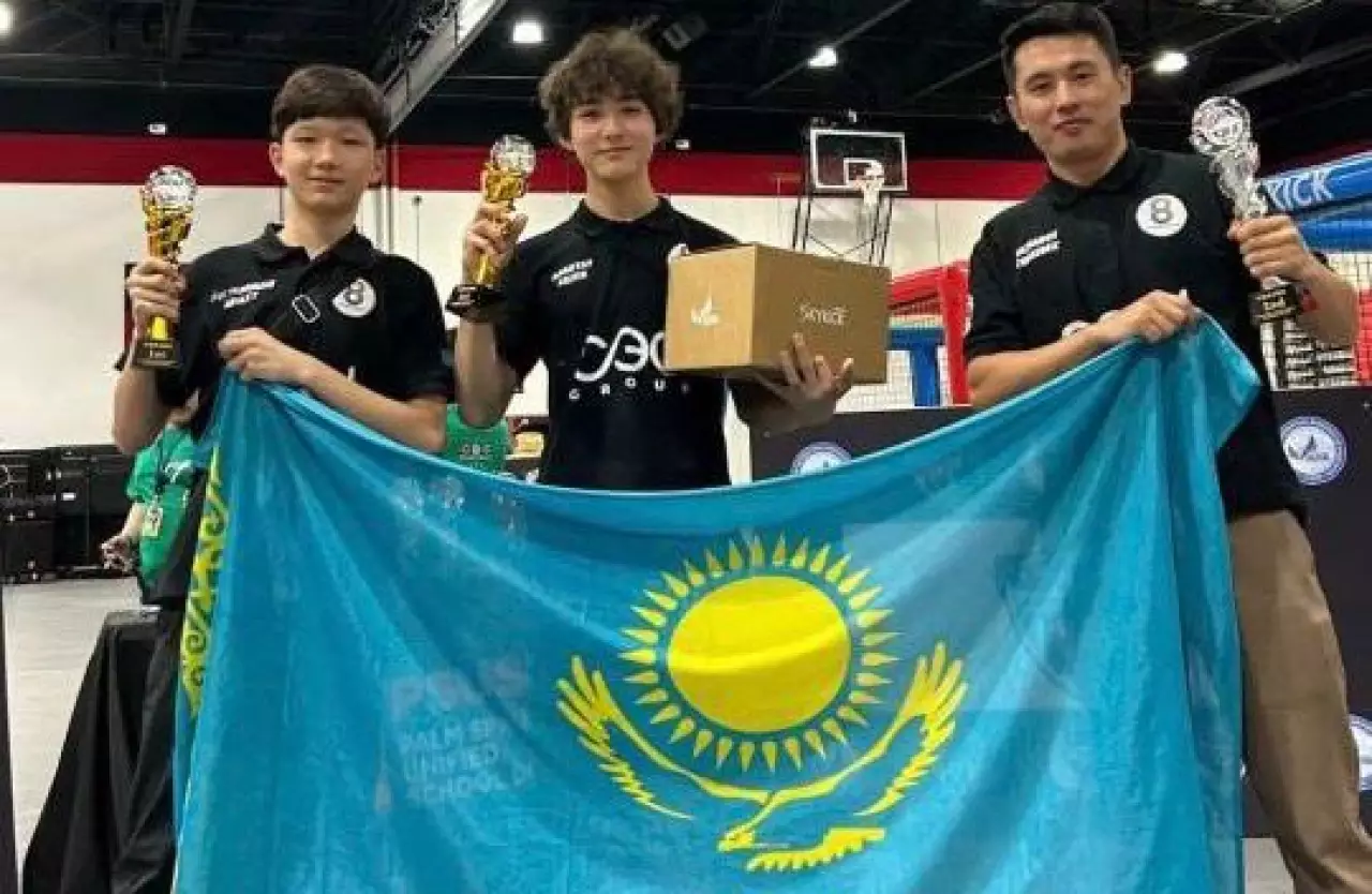 Школьник из Астаны стал лучшим на международном чемпионате по дрон-футболу в США