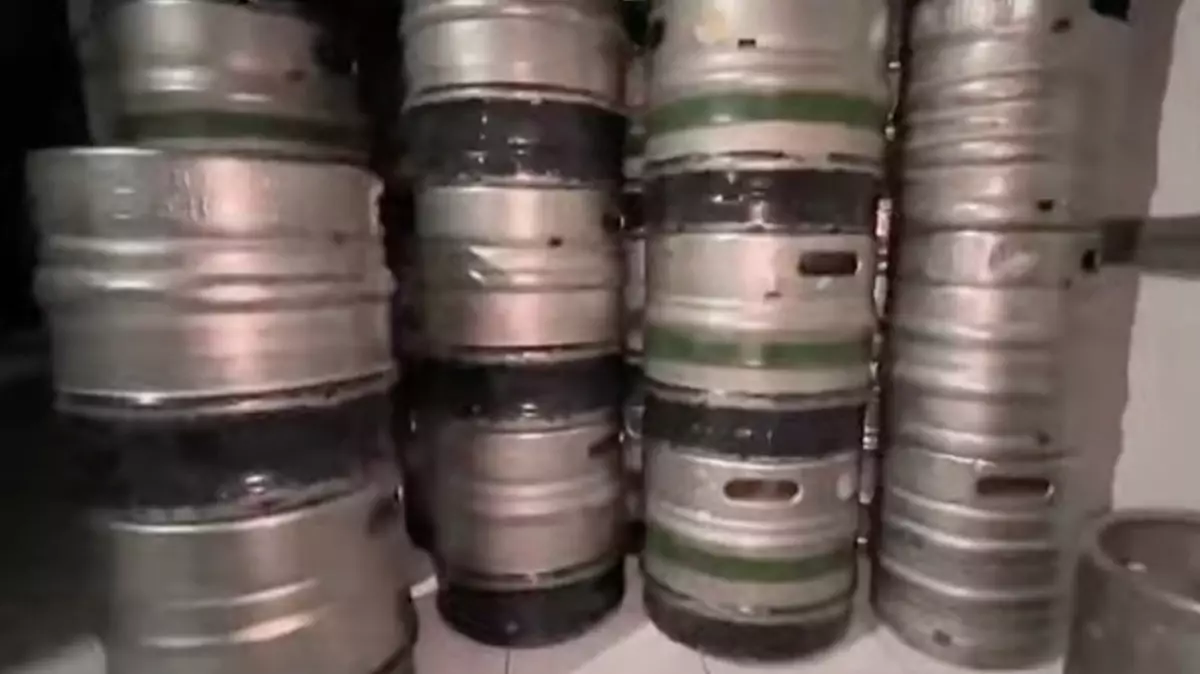  Алматыда танымал неміс сырасы жертөледе заңсыз дайындалған 