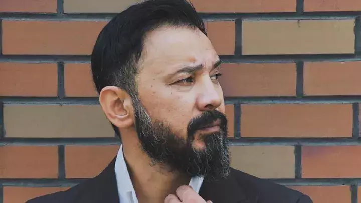 «Болливуд жұлдызы ма деп қалдым»: Берік Айтжанов жас кезін көрсетті (фото)