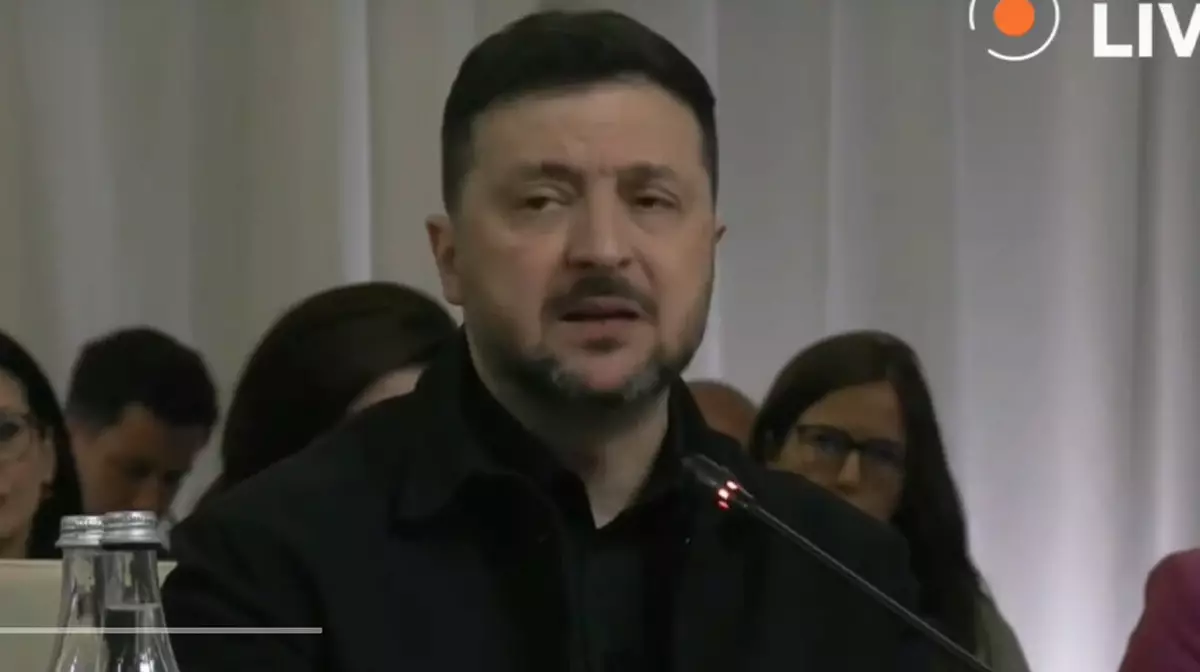 Зеленский допустил появление украинских дронов во время парада 9 мая на Красной площади