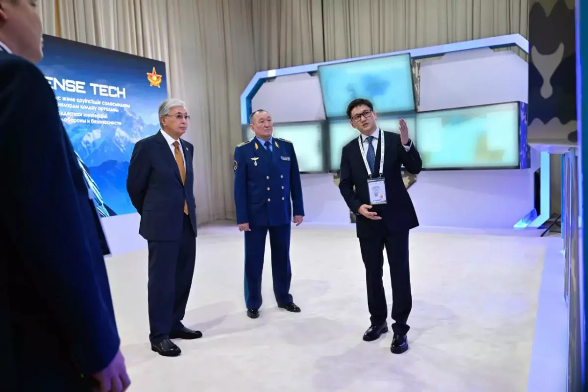 Мемлекет басшысына Defense Tech орталығына барды