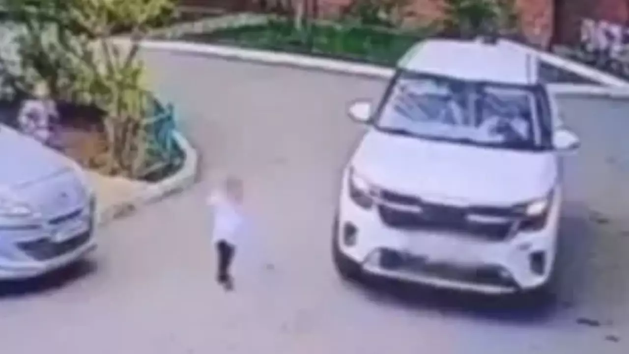 Ребёнок погиб под колёсами авто в Астане