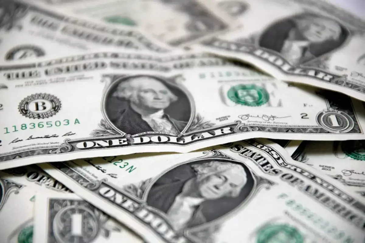 Курс доллара вырос ещё на 1,44 тенге