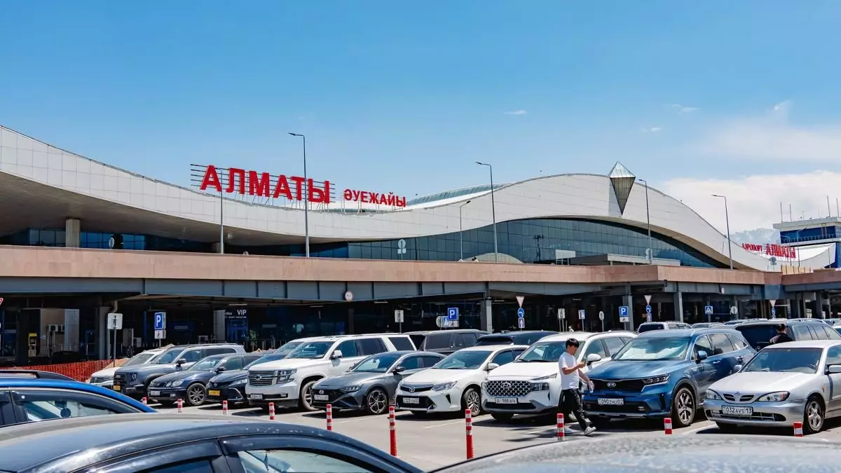 Шатырынан су сорғалаған Алматы әуежайы жазаланды