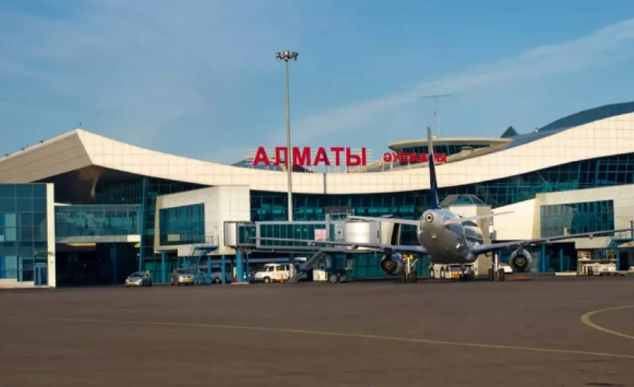 Аэропорт Алматы наказали после потопа