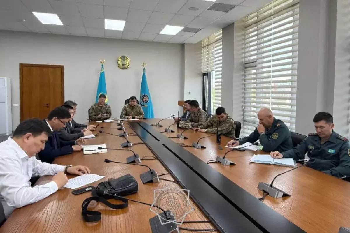 Взрыв на заводе «Казцинка»: девять человек пострадали, спасатели ищут рабочих под завалами
