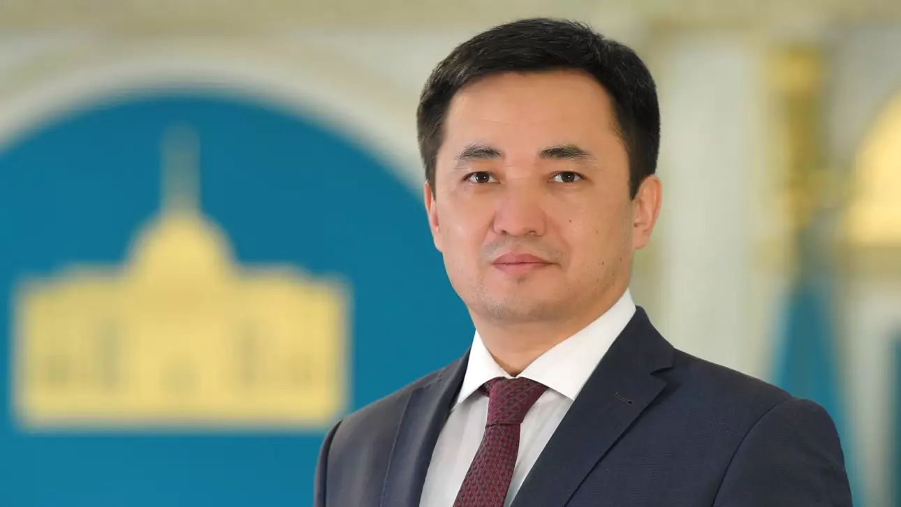 Ақордада ауыс-түйіс: Айбек Дәдебай Президент әкімшілігінің басшысы лауазымынан босатылды