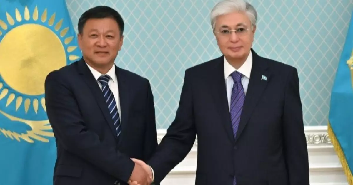  Мемлекет басшысы Xinjiang Lihua компаниясы директорлар кеңесінің төрағасын қабылдады 