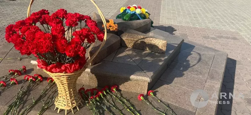 Церемония возложения цветов к Вечному огню прошла в Семее