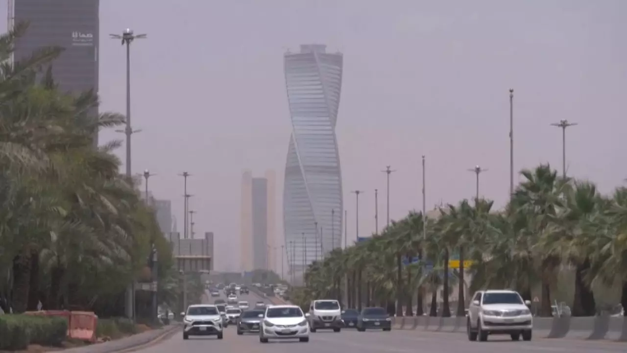 ОАЭ частично закрыли воздушное пространство из-за атак Ирана