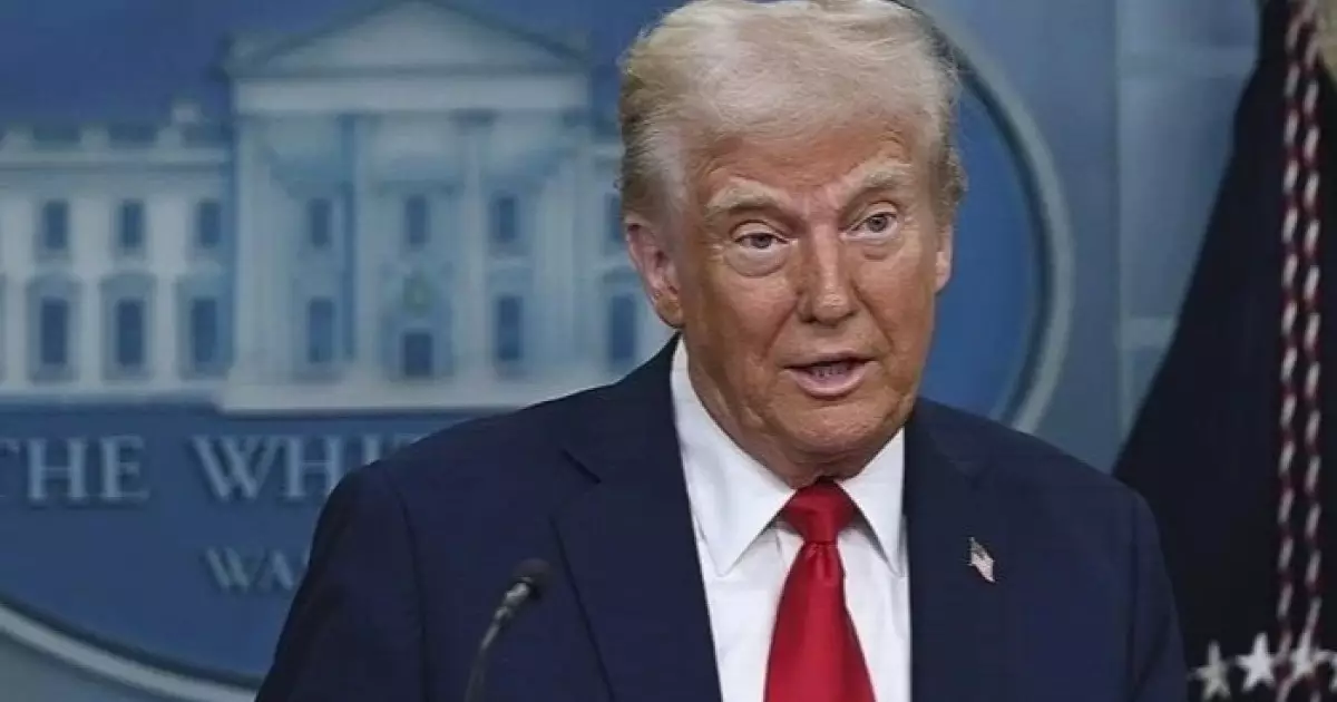  Трамп: АҚШ келіссөз аяқталғанға дейін Ормуз бұғазы арқылы кемелер транзитін тоқтатады 