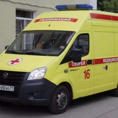 Машина скорой помощи сбила женщину на пешеходном переходе в Рудном