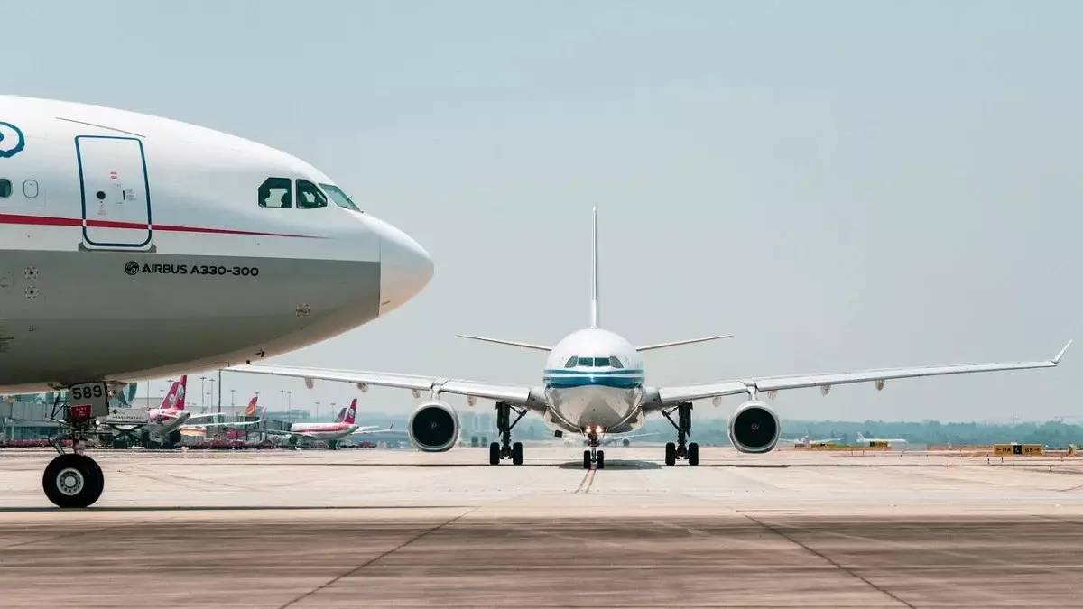 Ормуздағы дағдарыс авиацияға соққы болды: Әлемде мыңдаған рейс тоқтатылды