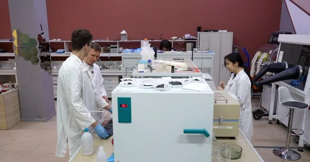  ҚазҰУ зерттеушілері аккумулятор қалдықтарын қайта өңдеудің тиімді жолын ұсынды 