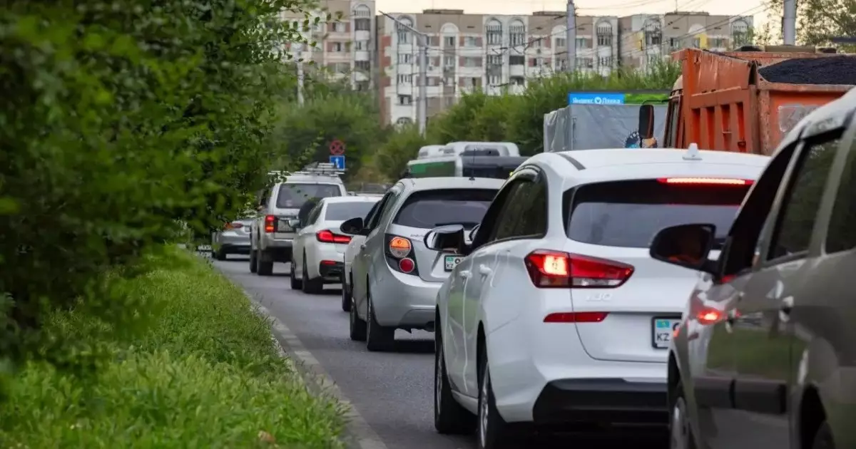  «Жол апатынан өлімге әкелген жағдай үшін 15 АЕК айыппұл: Қазақстанда жалған мемлекеттік нөмірлер үшін түрмеге қамау ұсынылды 