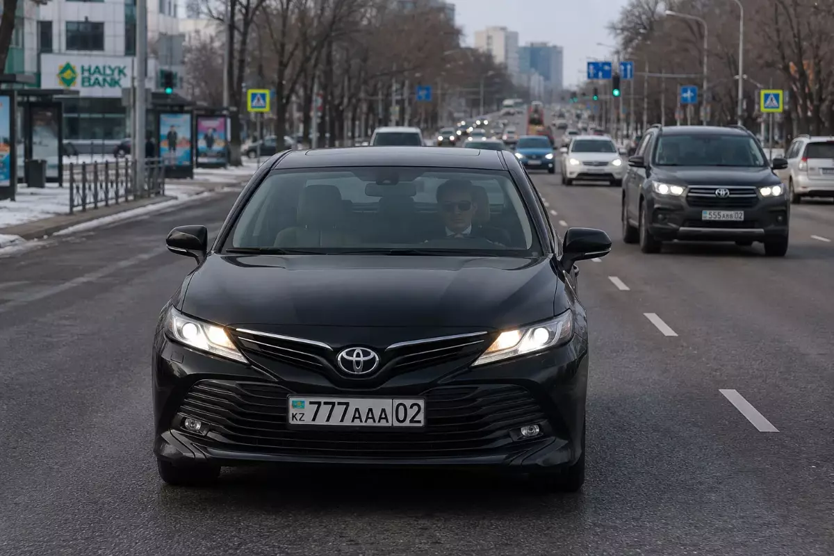 Қазақстанда көлігіне жалған мемлекеттік нөмір таққан жүргізушілерді түрмеге қамау ұсынылды