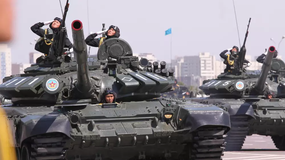 Доблестная армия достойно продолжает героический путь предков – Токаев