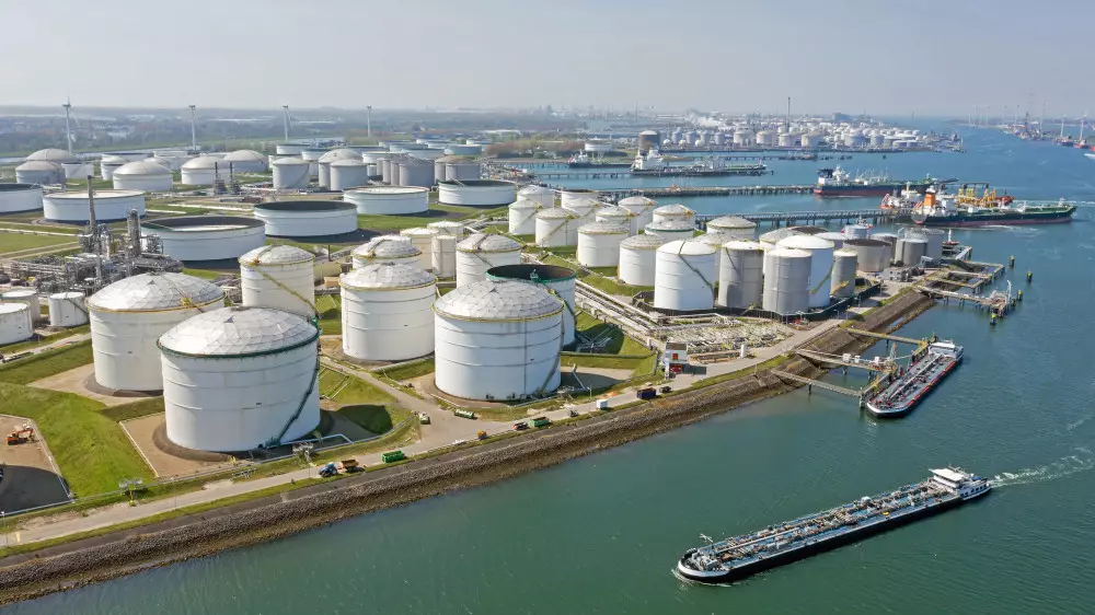 Мировые цены на нефть резко упали