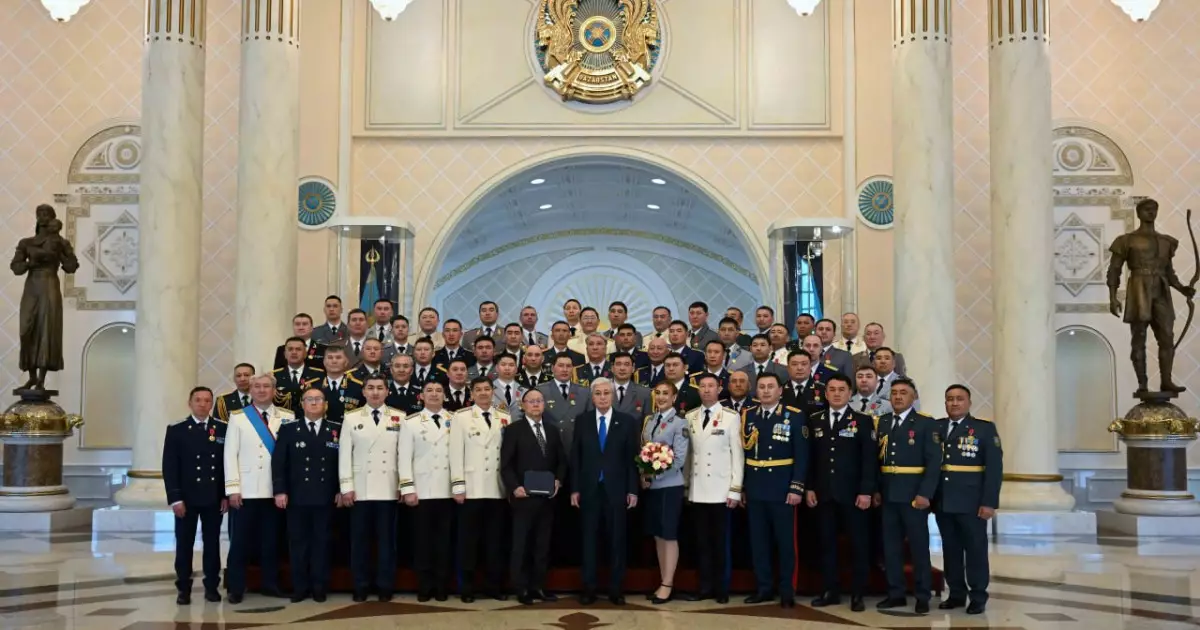   Президент Отан қорғаушылар күні қарсаңында бір топ азаматты марапаттады   