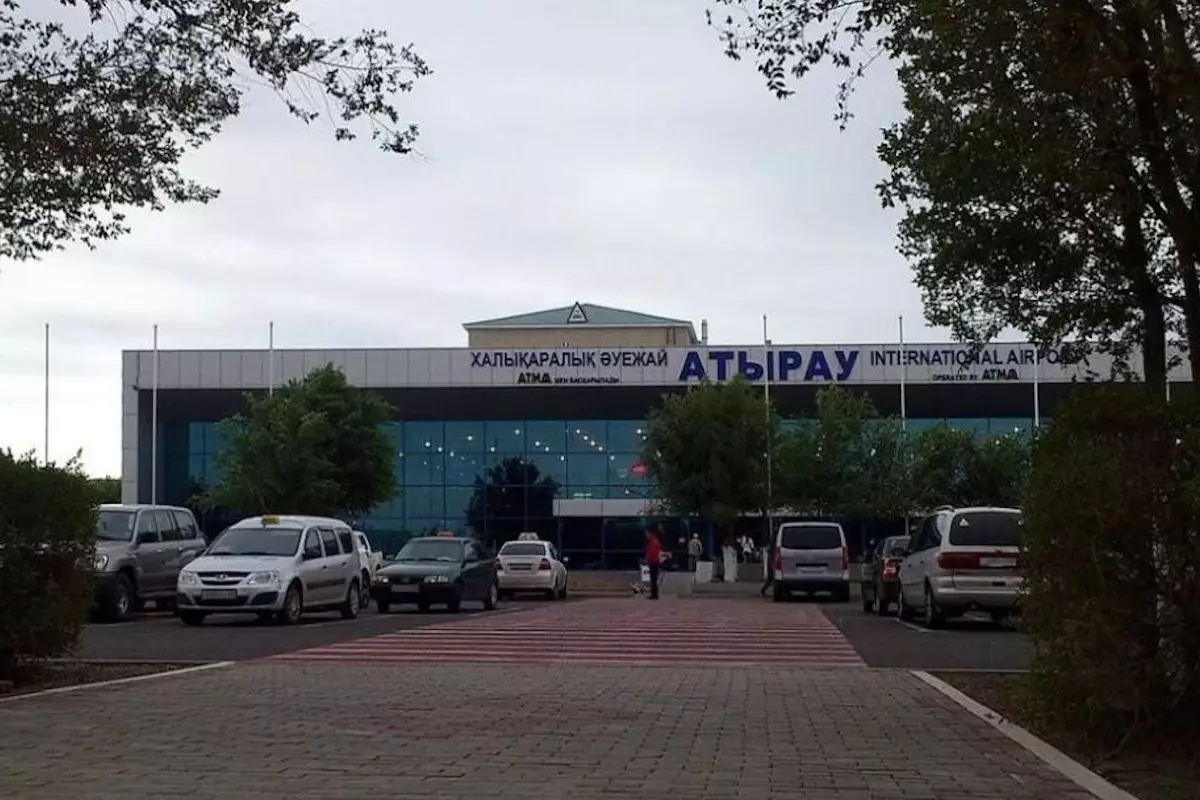 Туристы из России застряли в аэропорту Атырау после атаки беспилотников
