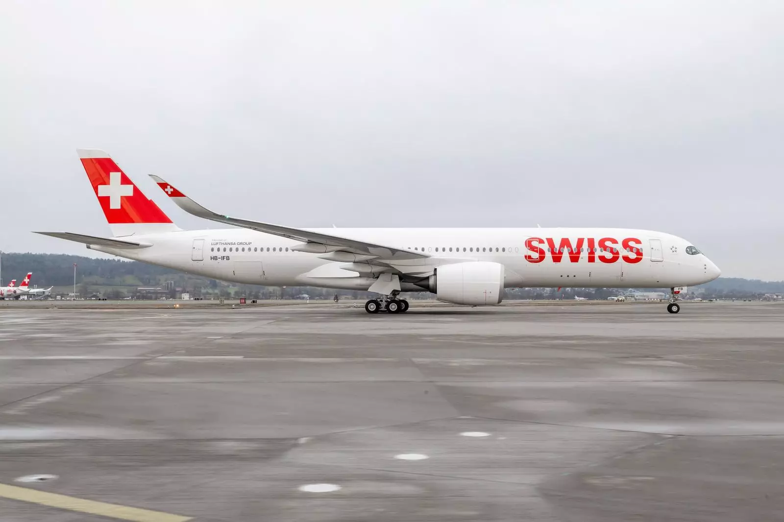 Авиалайнер Airbus A350-900 авиакомпании Swiss прервал полет в Казахстане.