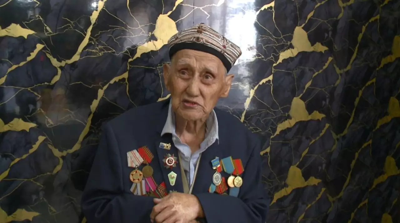 Ветерану войны Алиму Кебирову исполнилось 102 года