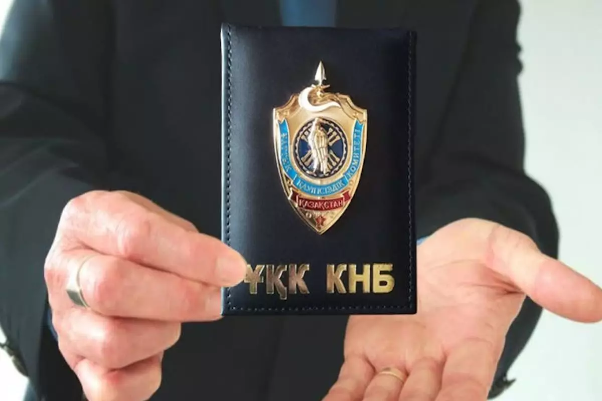 ​Лжесиловик с «корочкой КНБ»​ вымогал деньги у работницы секс-индустрии в Семее