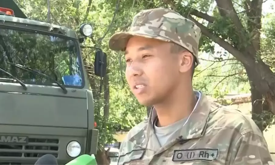  Шымкентте африкалық жігіт әскери борышын өтеп жүр