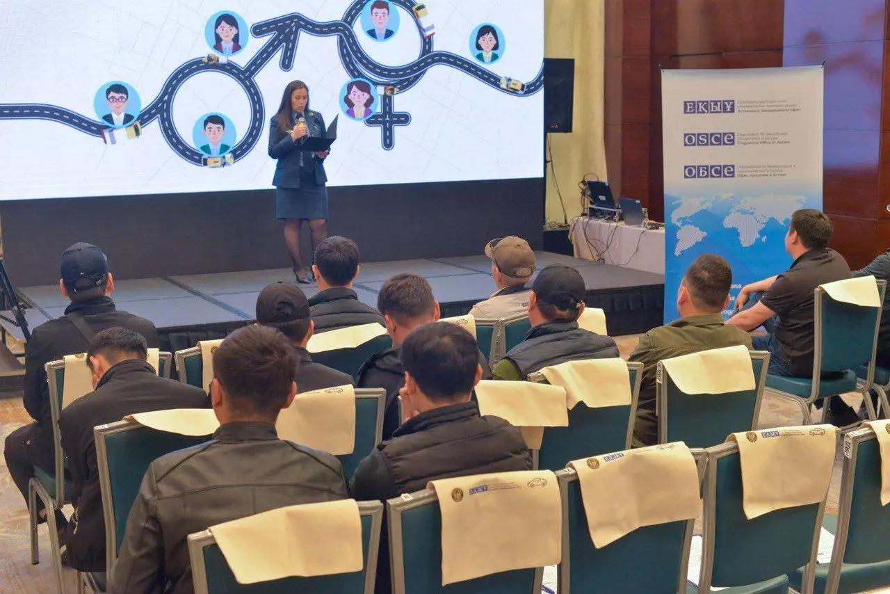 В Актау прошёл тренинг для водителей и курьеров по гендерно-чувствительной коммуникации