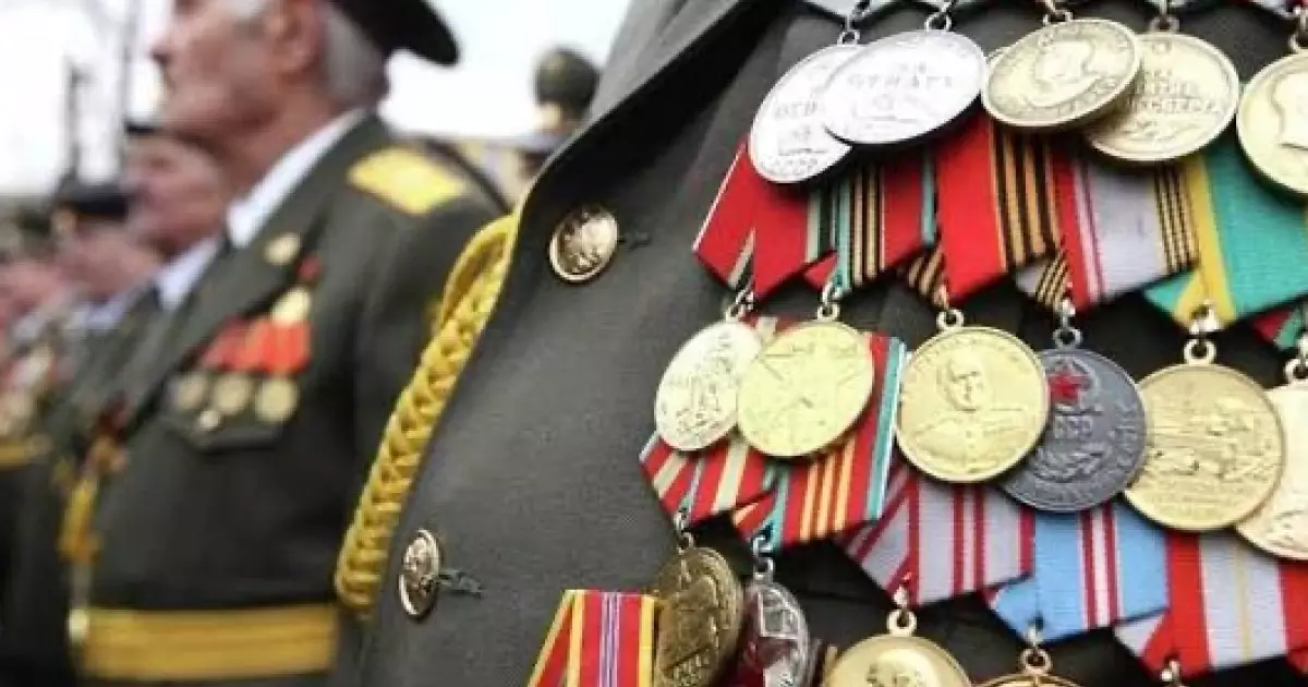  Қазақстанда соғыс ардагерлеріне қанша теңге қаржылай көмек көрсетіледі? 