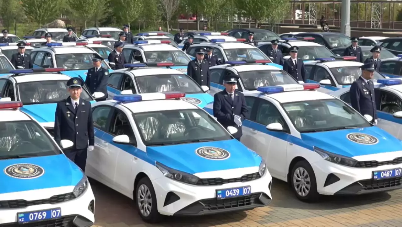 Оралда полицейлерге жаңа көліктер тапсырылды