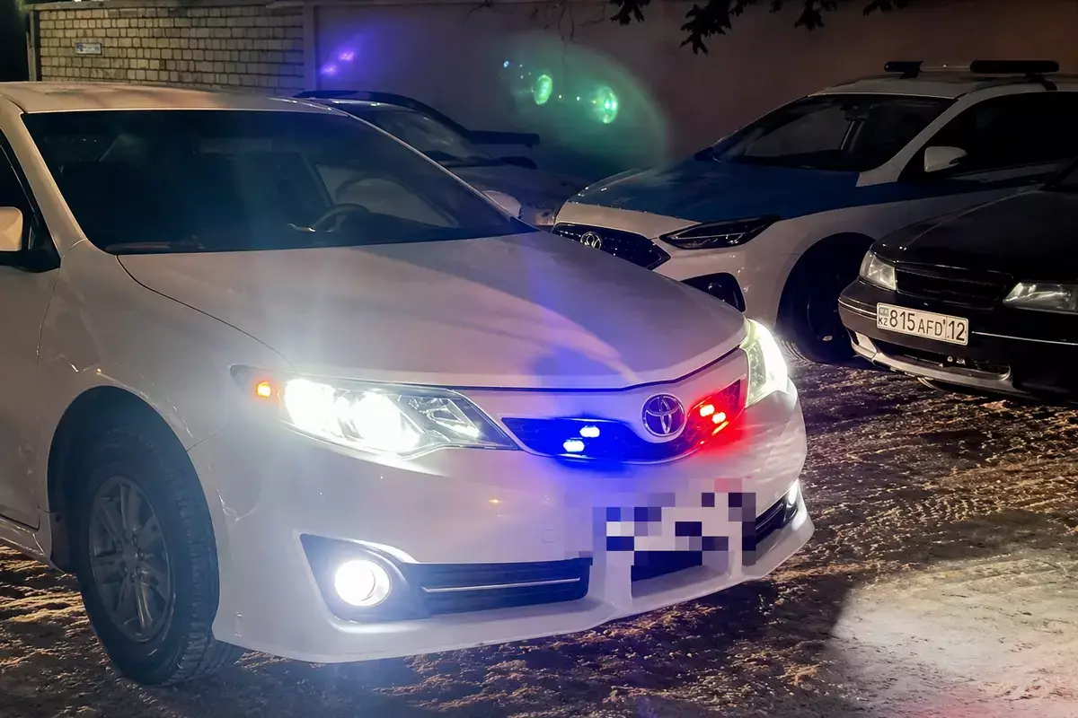 Водитель без прав разъезжал по Актау со спецсигналом - новости на Lada.kz 07.05.2026