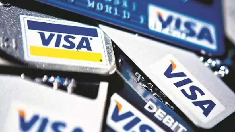 Казахстан фиксирует рост безналичных платежей по картам Visa.