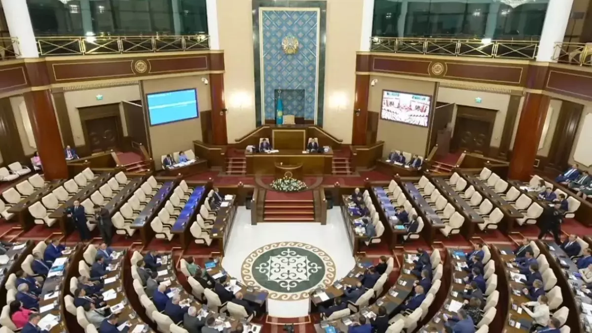  Қазақстанда Парламенттің орнына Құрылтай келуі мүмкін 