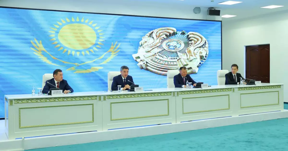   Олжас Бектенов Қызылорда облысының активіне өңірдің жаңа әкімін таныстырды   