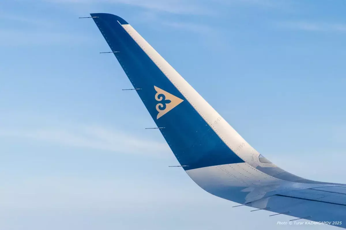 Самолет Air Astana экстренно сел в Актобе