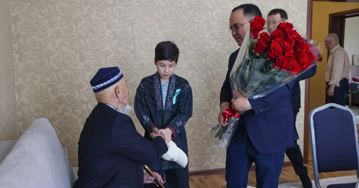  «Ардагерлерді ардақтайық» жобасы аясында соғыс ардагеріне құрмет көрсетілді 