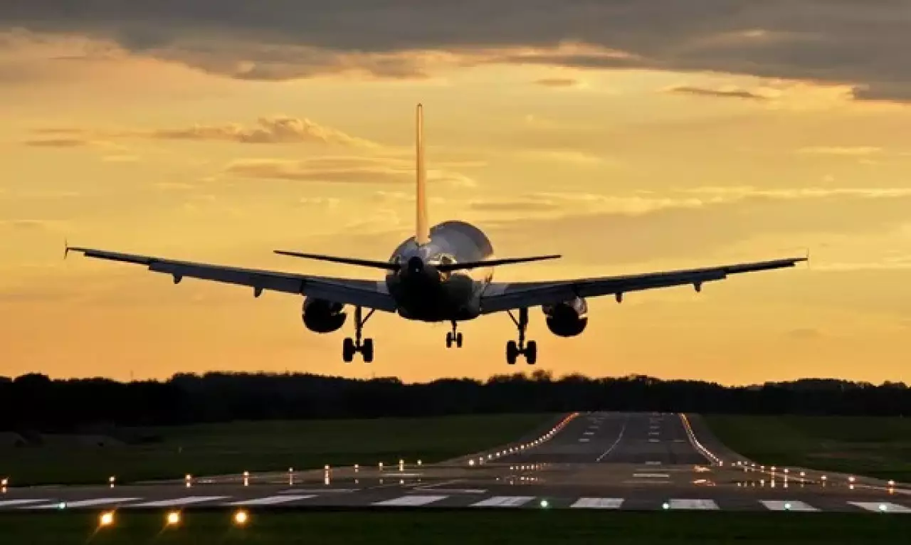 Экстренная посадка самолёта Air Astana: в Минтранспорта прокомментировали ситуацию