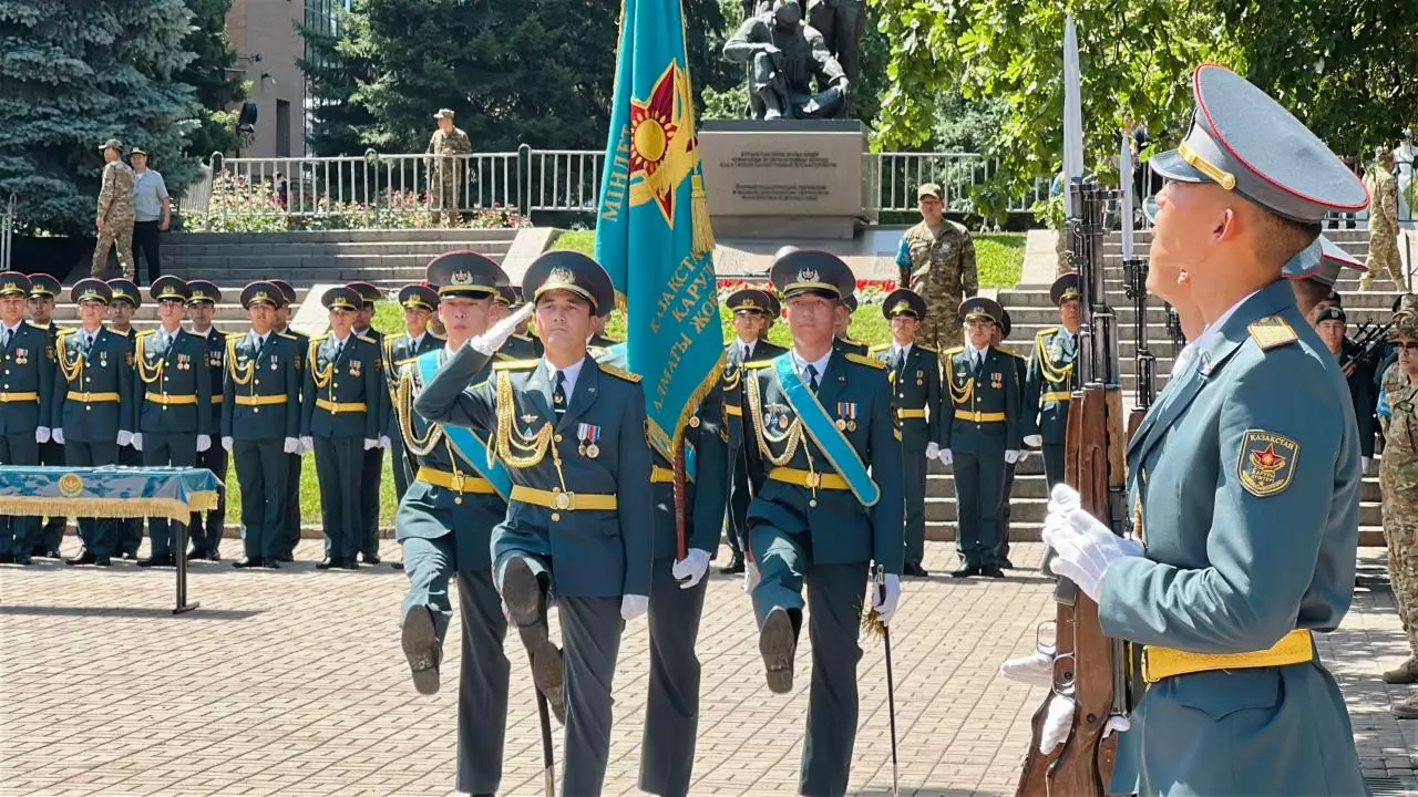 Қазақстанда әскери оқу орындарының үздік түлектеріне «аға лейтенант» шені берілмек