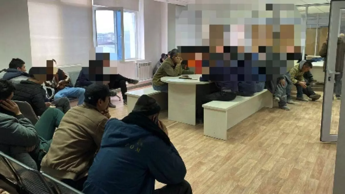 Кого в Мангистау попросили покинуть страну