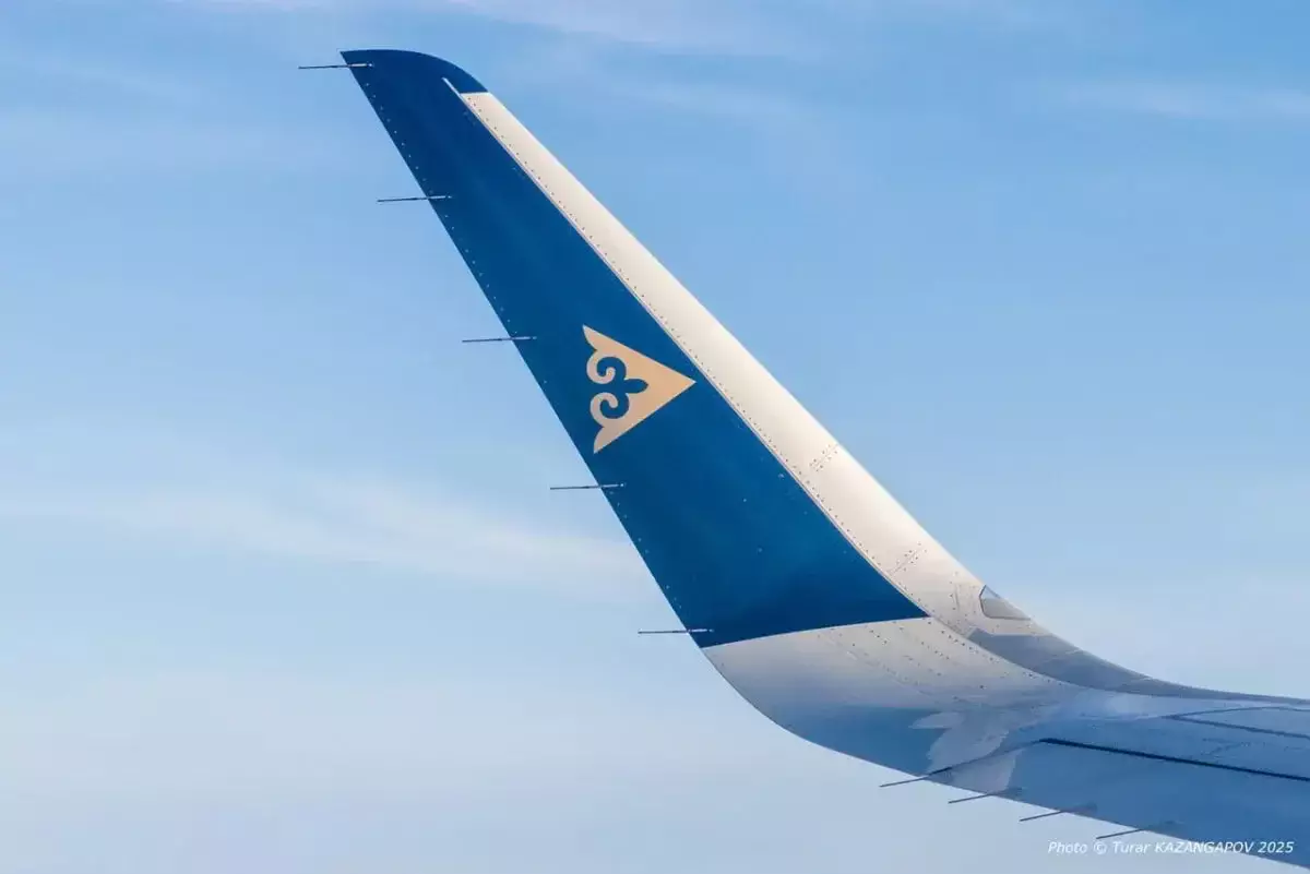 Рейс Air Astana вынужденно сел в Актобе из-за отказа двигателя