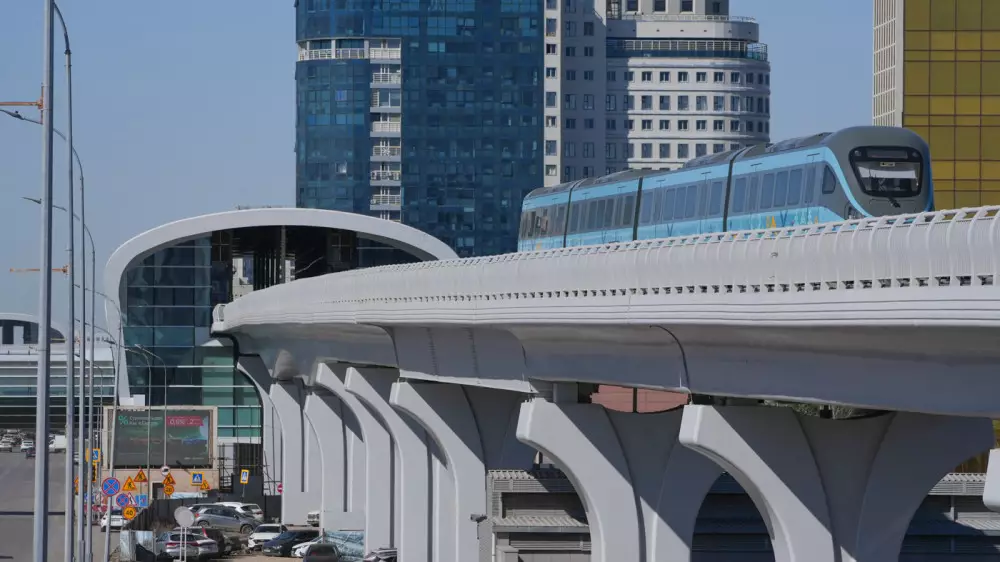 На станциях LRT в Астане появились названия
