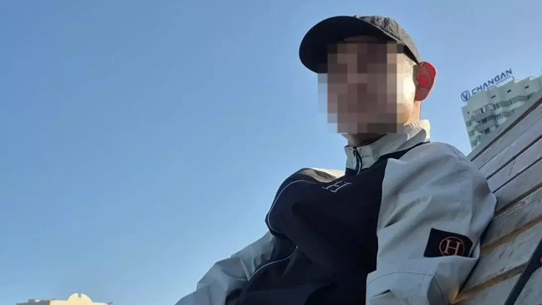 "Предлагал наркотики и звал с собой":  незнакомец приставал к школьнице в Алматы