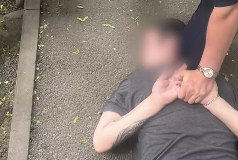 Алматыда әлеуметтік желіде қару сатылған: полиция қылмыстық іс қозғады