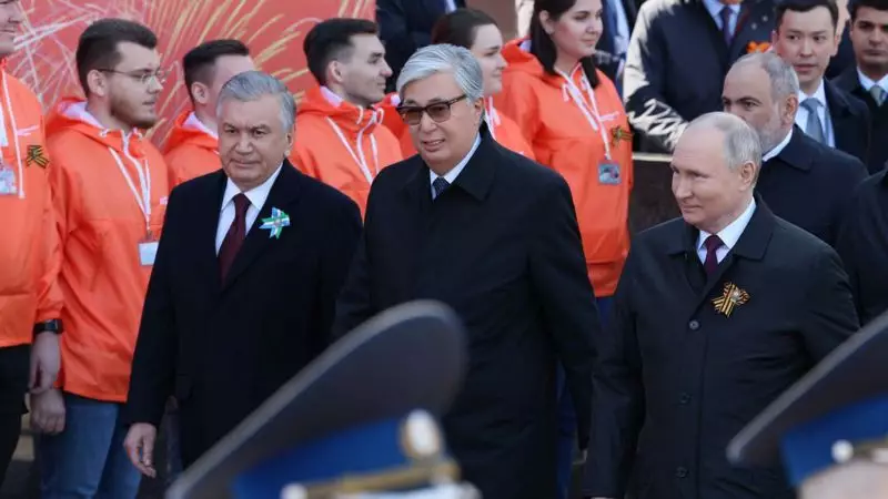 Владимир Путин Қасым-Жомарт Тоқаевты Жеңіс күнімен құттықтады