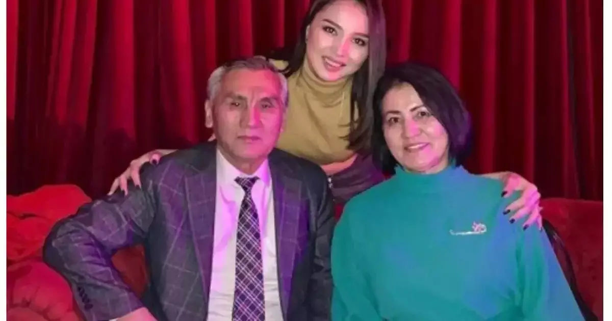  `Әкем осындай адам`: Жұлдыз Әбдікәрімова әкесі туралы айтып, ағынан жарылды (ВИДЕО) 