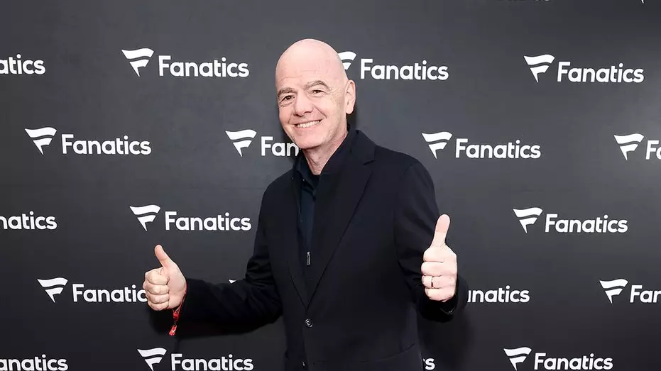 ФИФА и Fanatics объединяют усилия в крупном партнерстве по выпуску официальных коллекционных карточек и предметов.