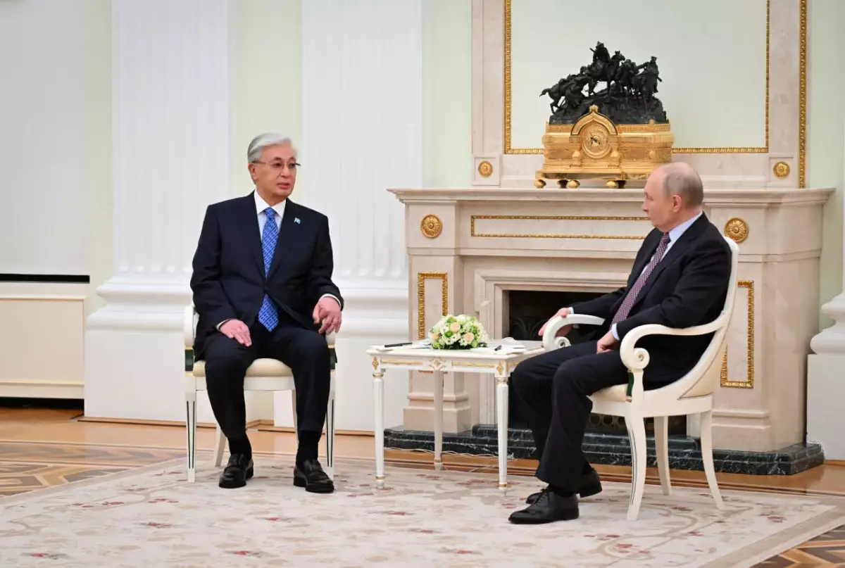 Путин поблагодарил президента Казахстана за приезд в Москву
