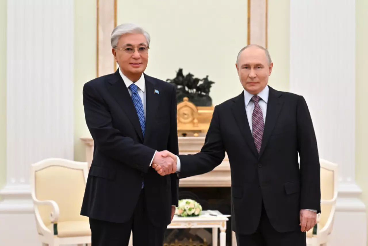 Қасым-Жомарт Тоқаев Владимир Путинмен кездесу өткізді